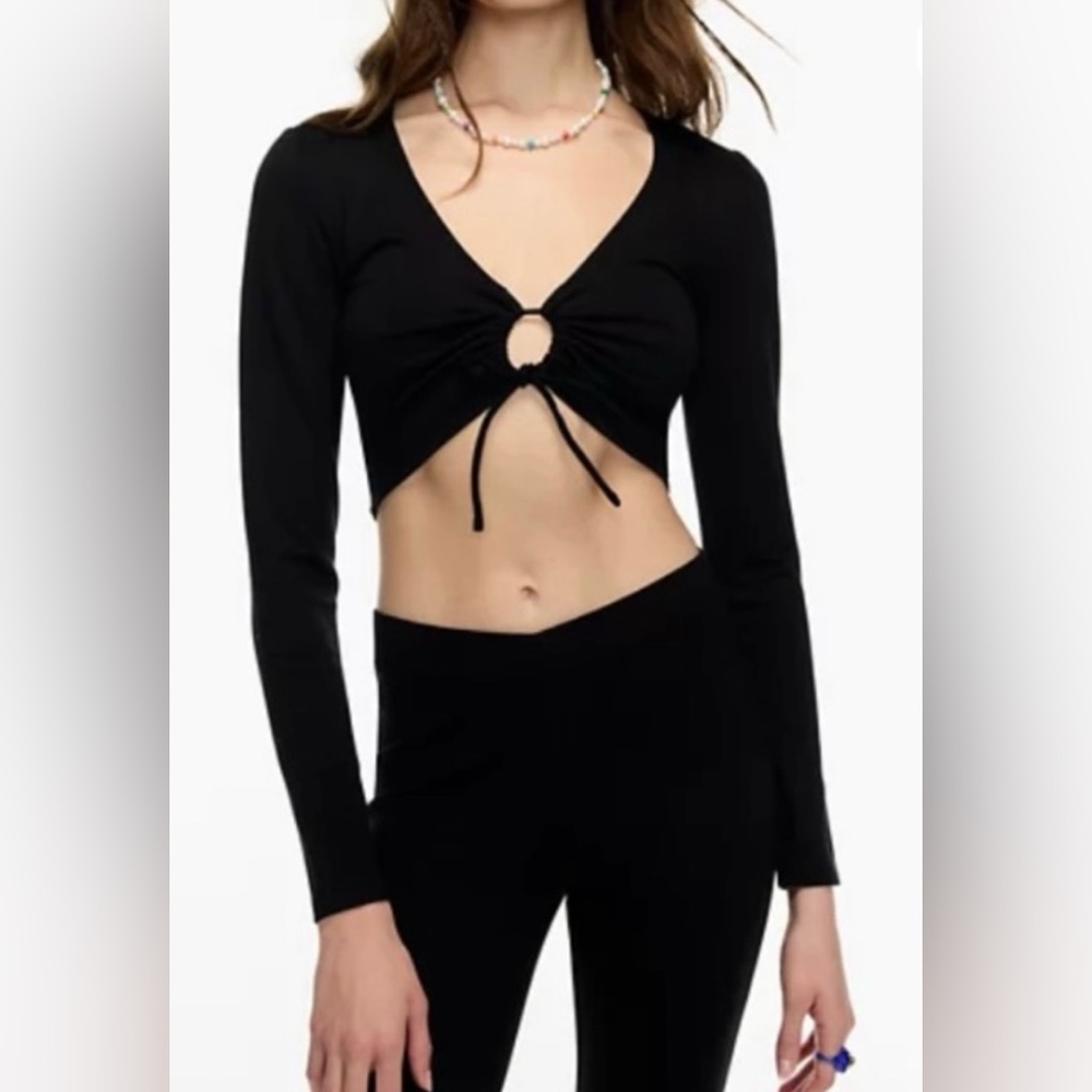 Aritzia Sunday Best Far Out Long Sleeve Black